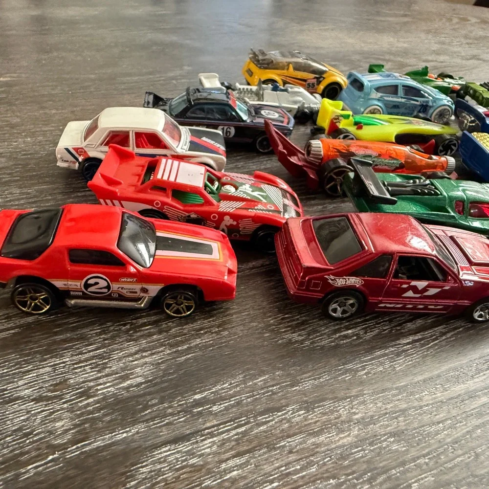 Hot Wheels Matchbox Diecast Car Lot Mixed Vehicles Racing Cars Mattel Track Fast